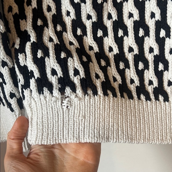 Derek Lam Sweater ($495 retail) sweater size medium - Picture 6 of 6